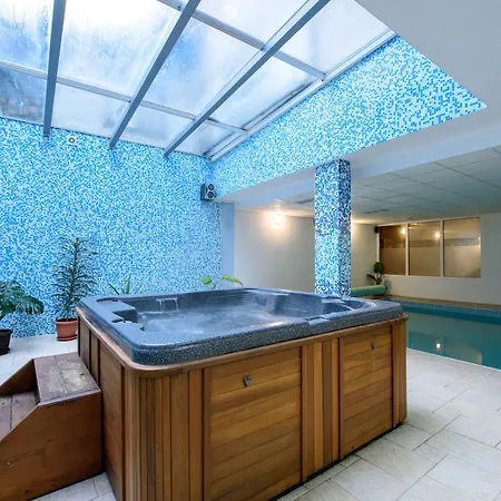 מלון Kap House Family בנסקו