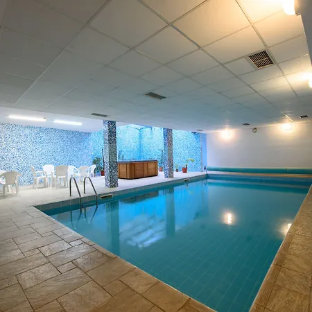 Kap House Family 3* בנסקו