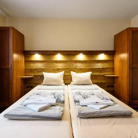 Kap House Family Hotell 3*